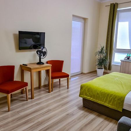 Antoninska Hotel & Apartamenty Leszno  Eksteriør billede