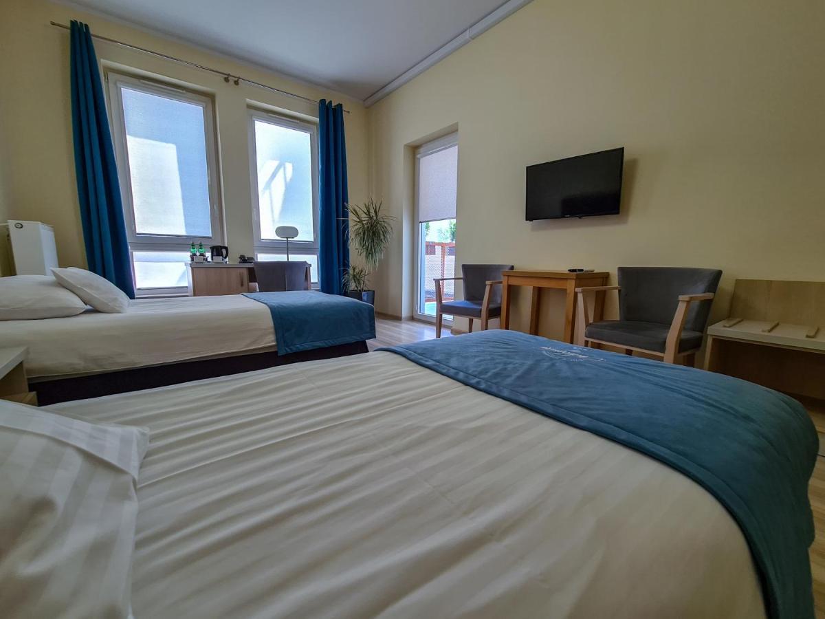 Antoninska Hotel & Apartamenty Leszno  Eksteriør billede