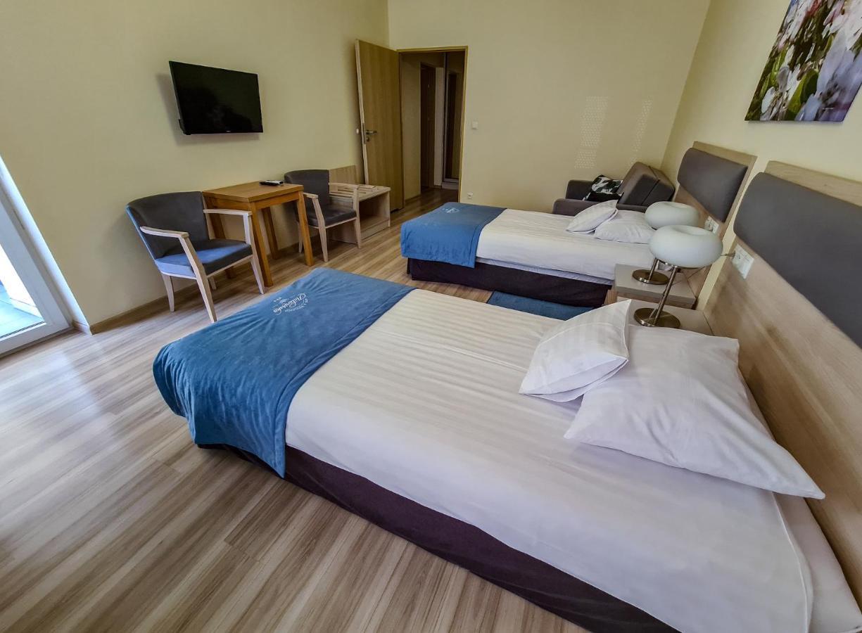 Antoninska Hotel & Apartamenty Leszno  Eksteriør billede