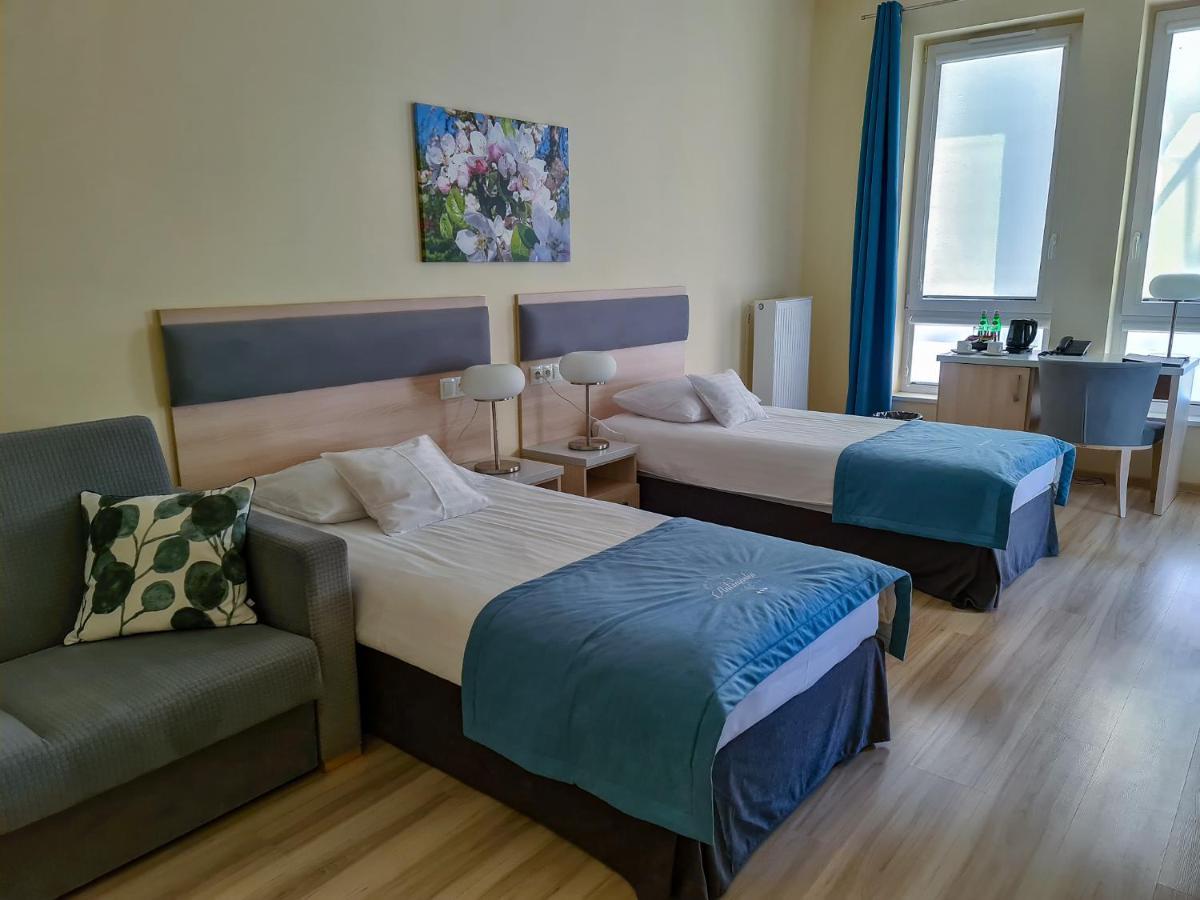 Antoninska Hotel & Apartamenty Leszno  Eksteriør billede