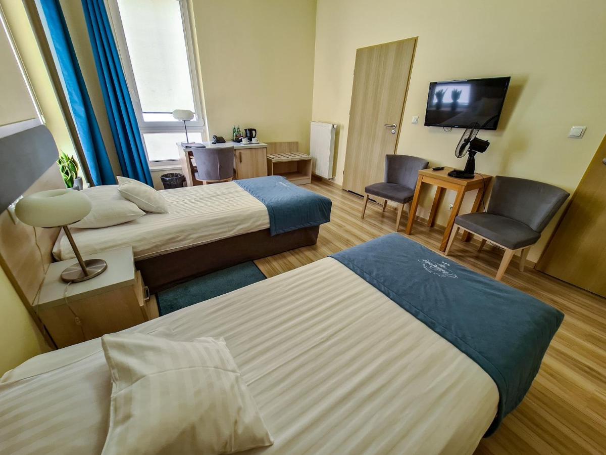 Antoninska Hotel & Apartamenty Leszno  Eksteriør billede