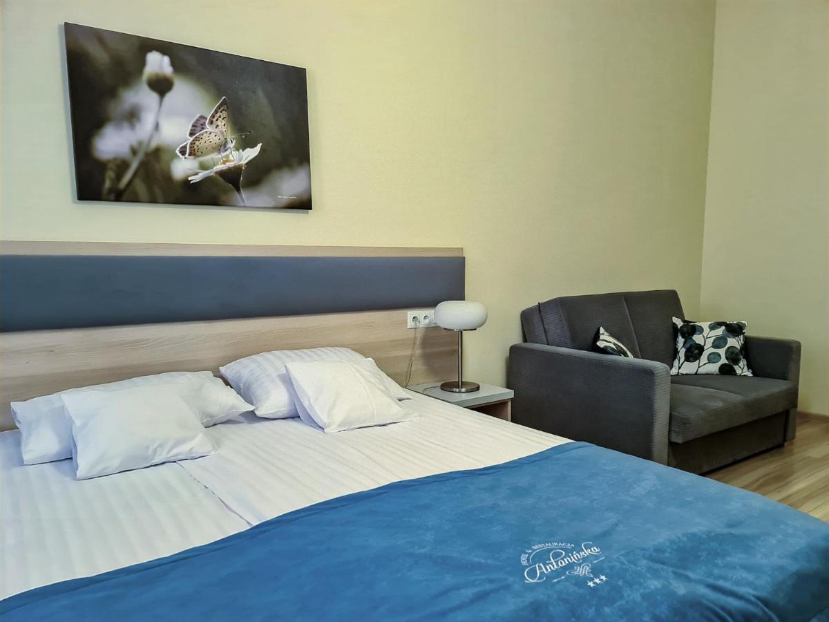 Antoninska Hotel & Apartamenty Leszno  Eksteriør billede
