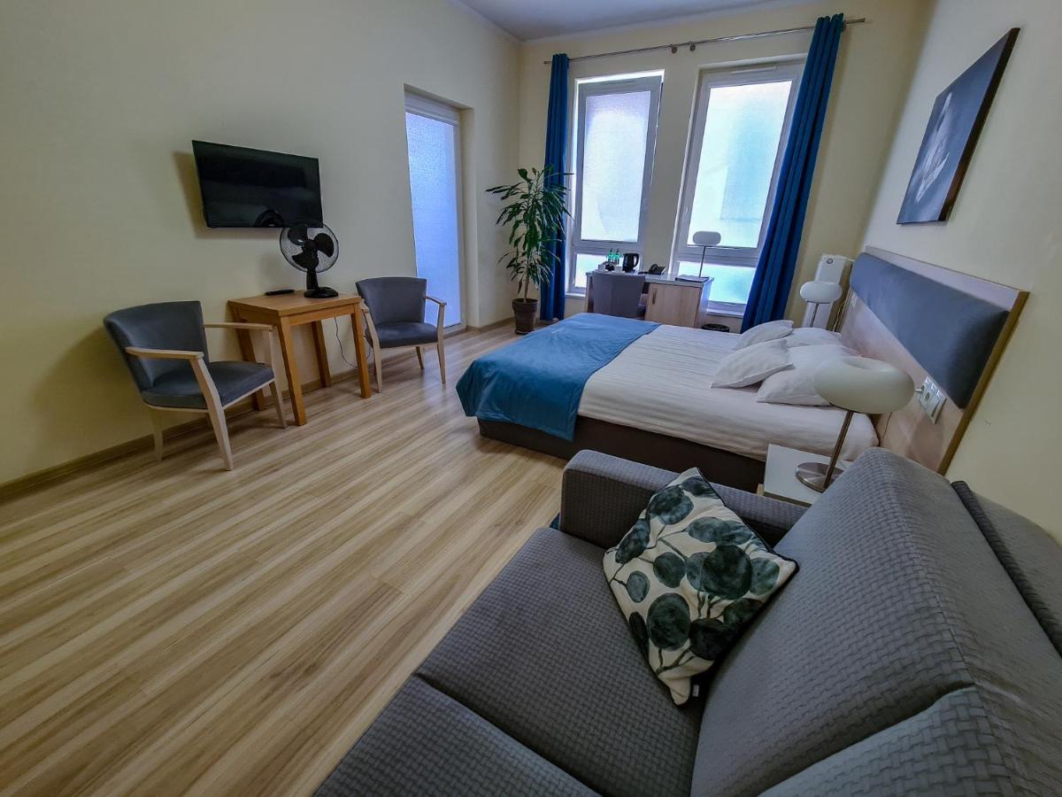 Antoninska Hotel & Apartamenty Leszno  Eksteriør billede
