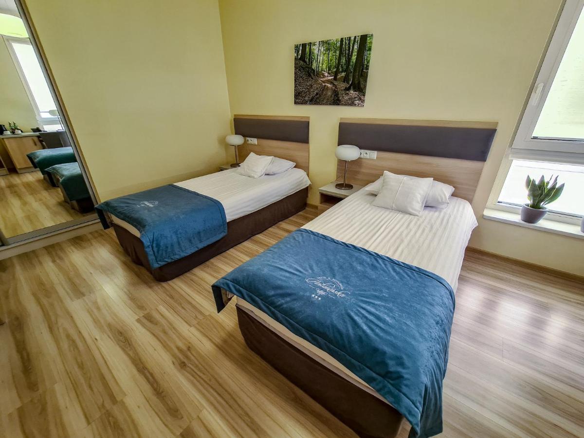 Antoninska Hotel & Apartamenty Leszno  Eksteriør billede