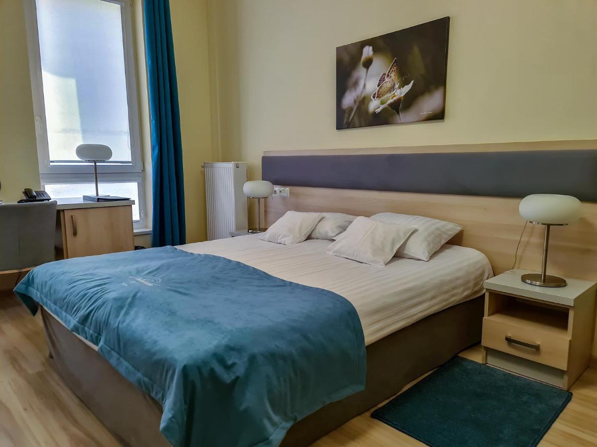 Antoninska Hotel & Apartamenty Leszno  Eksteriør billede
