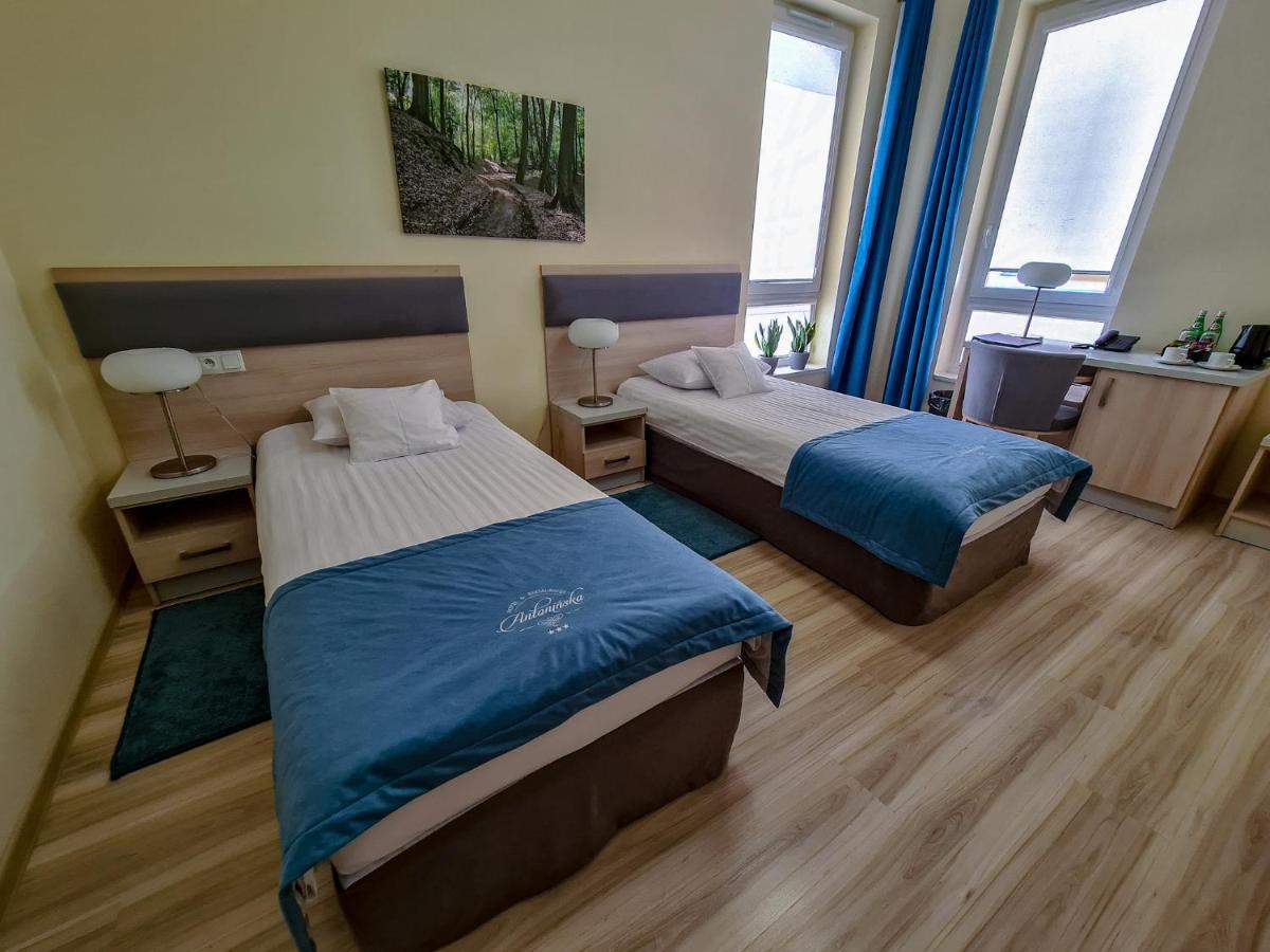 Antoninska Hotel & Apartamenty Leszno  Eksteriør billede