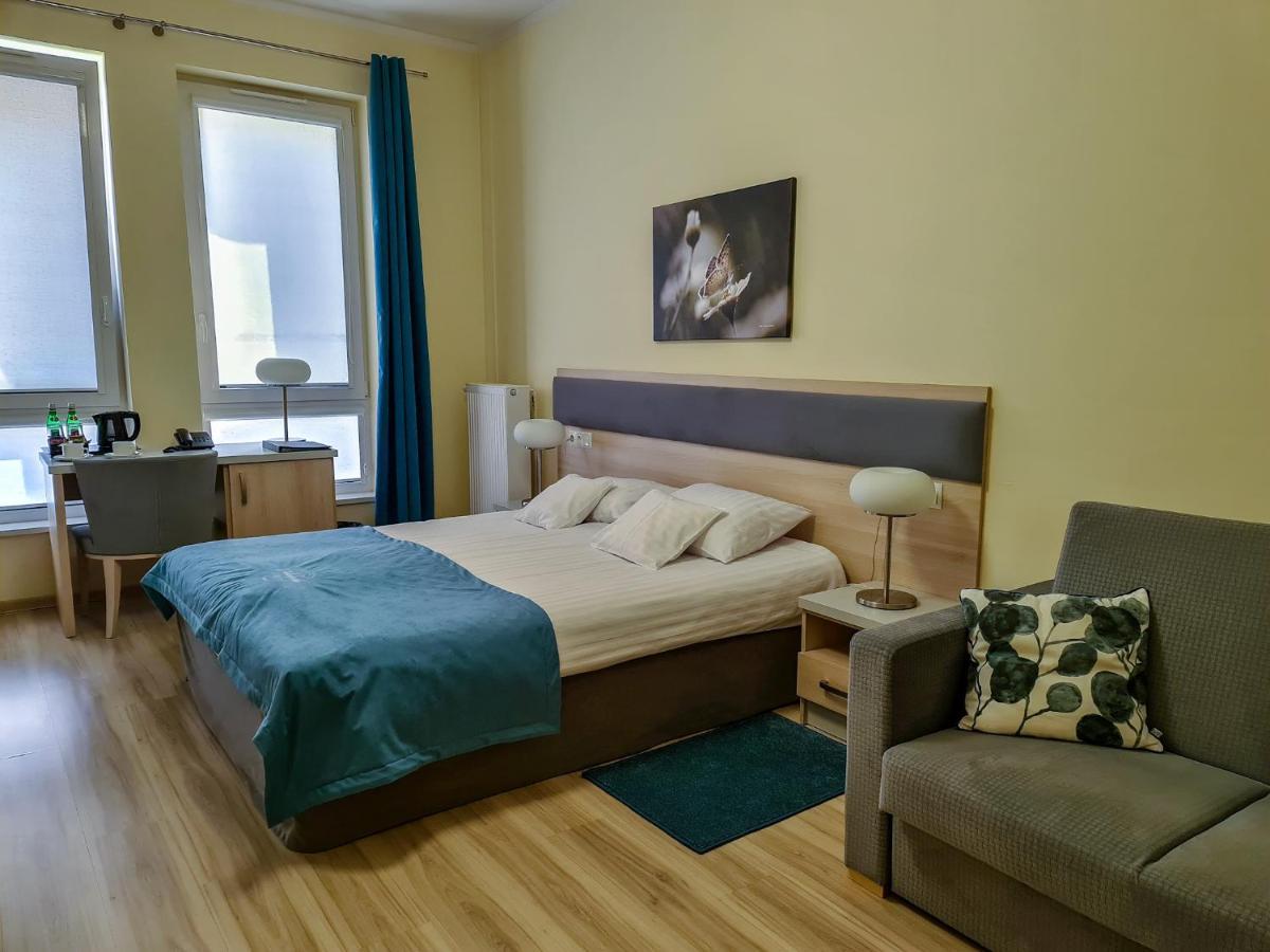 Antoninska Hotel & Apartamenty Leszno  Eksteriør billede