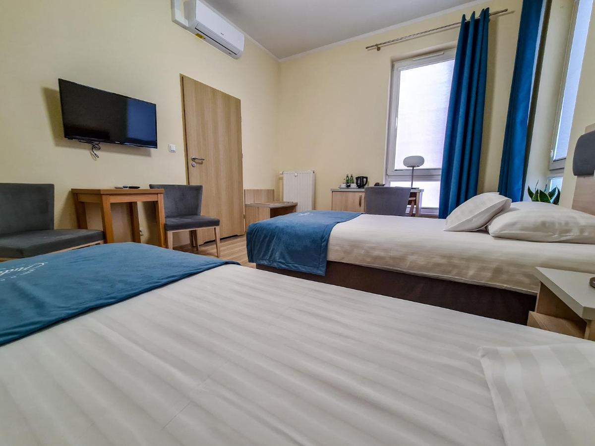 Antoninska Hotel & Apartamenty Leszno  Eksteriør billede