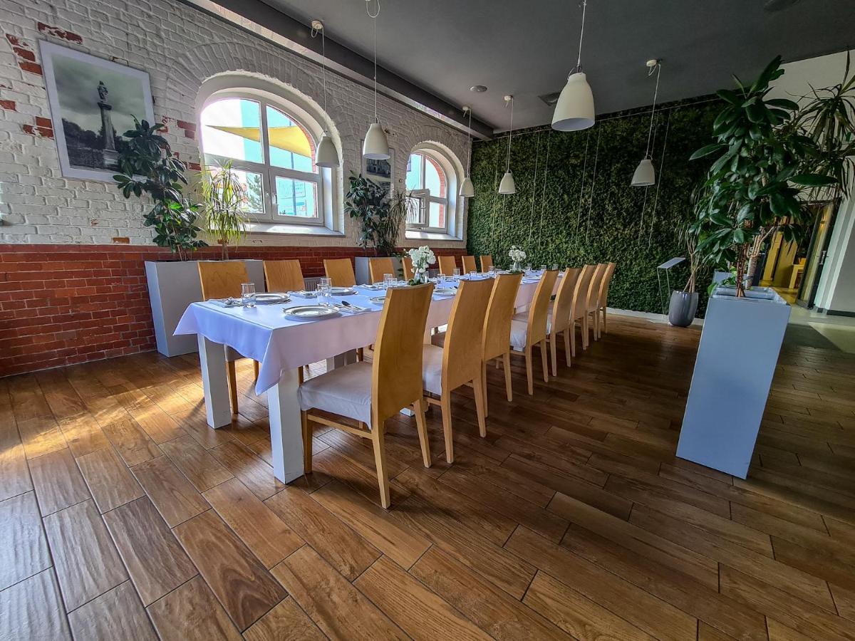 Antoninska Hotel & Apartamenty Leszno  Eksteriør billede