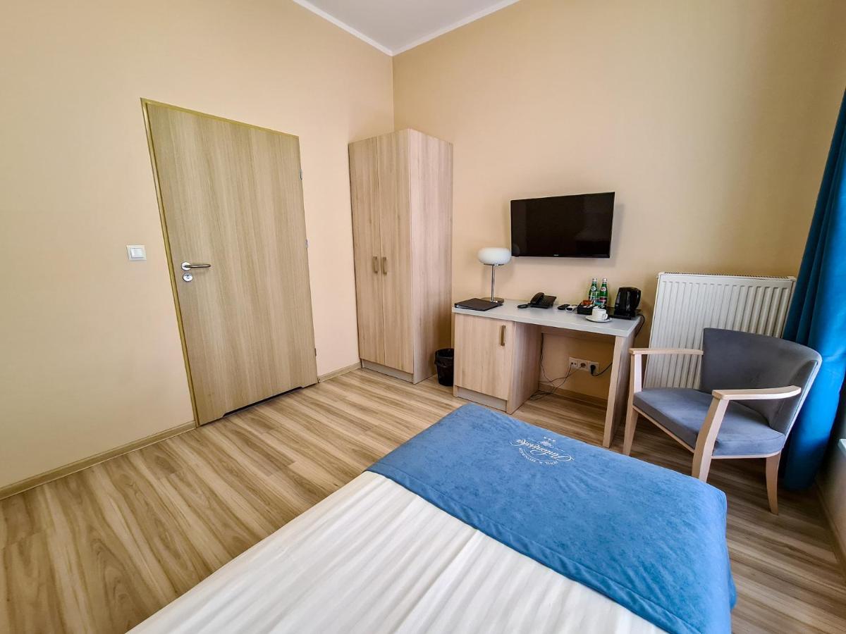 Antoninska Hotel & Apartamenty Leszno  Eksteriør billede