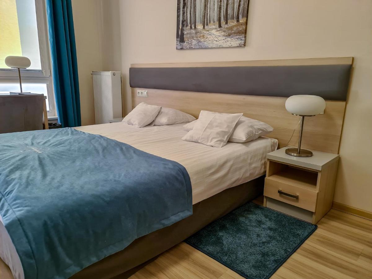 Antoninska Hotel & Apartamenty Leszno  Eksteriør billede