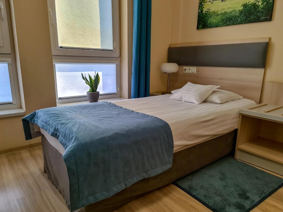 Antoninska Hotel & Apartamenty Leszno  Eksteriør billede