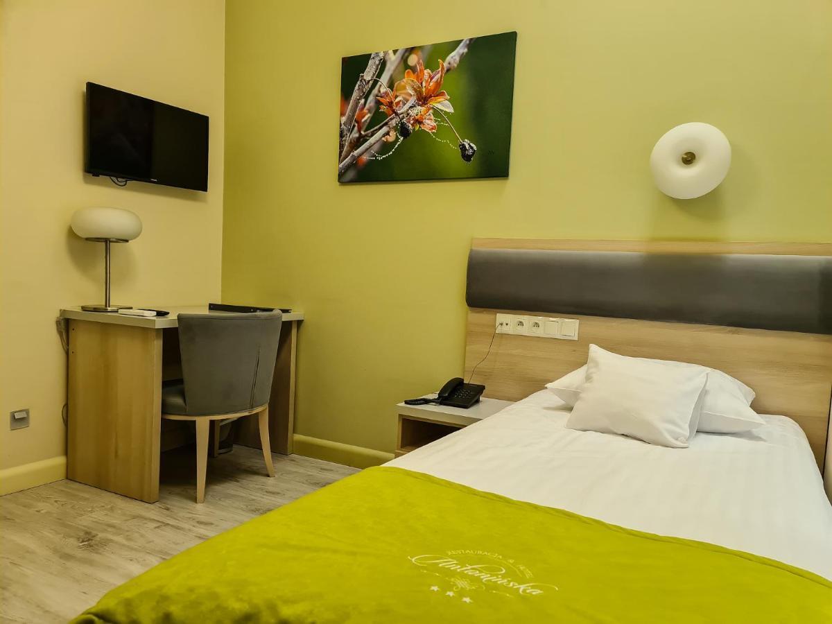 Antoninska Hotel & Apartamenty Leszno  Eksteriør billede