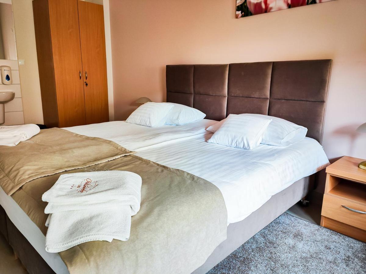 Antoninska Hotel & Apartamenty Leszno  Eksteriør billede