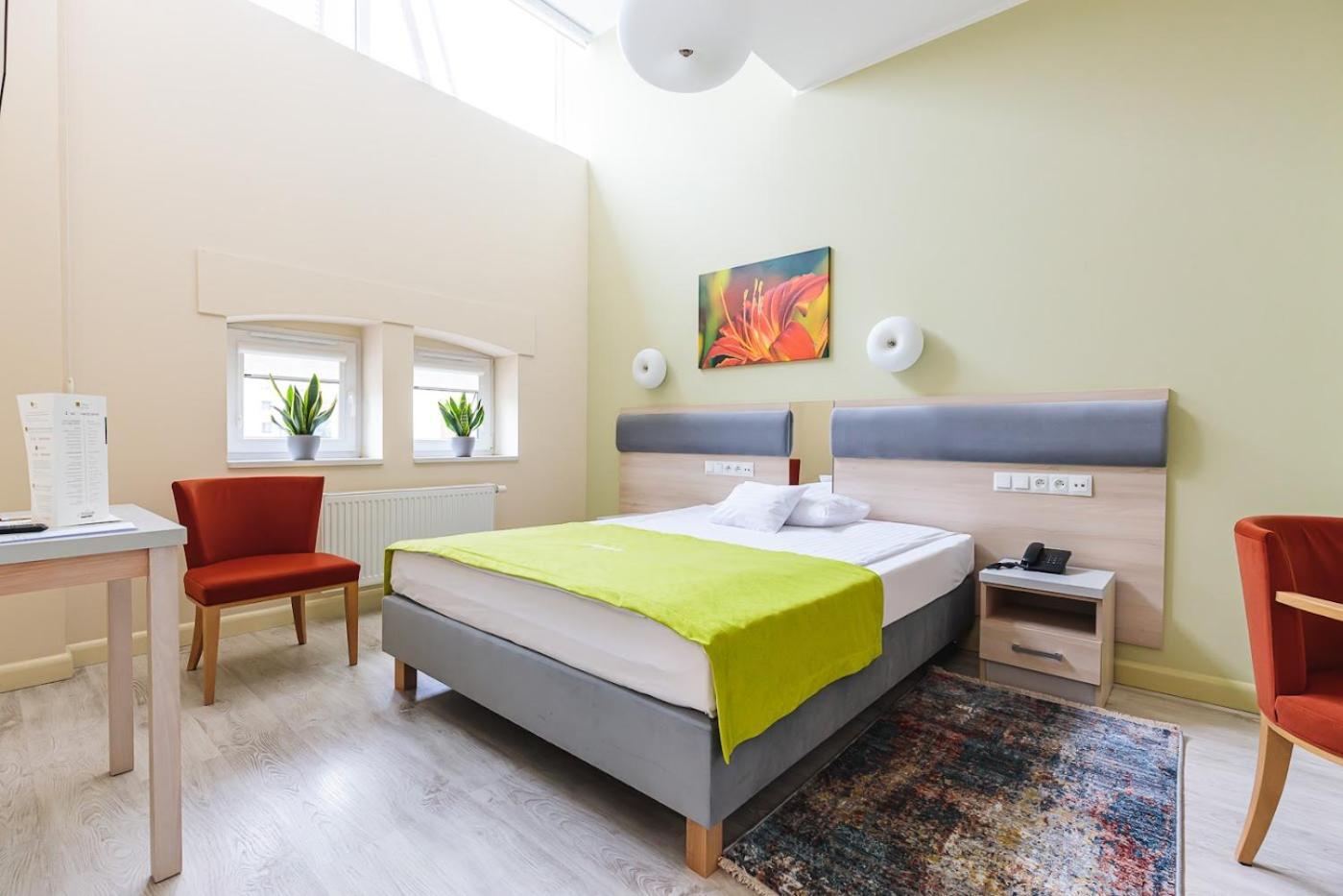 Antoninska Hotel & Apartamenty Leszno  Eksteriør billede