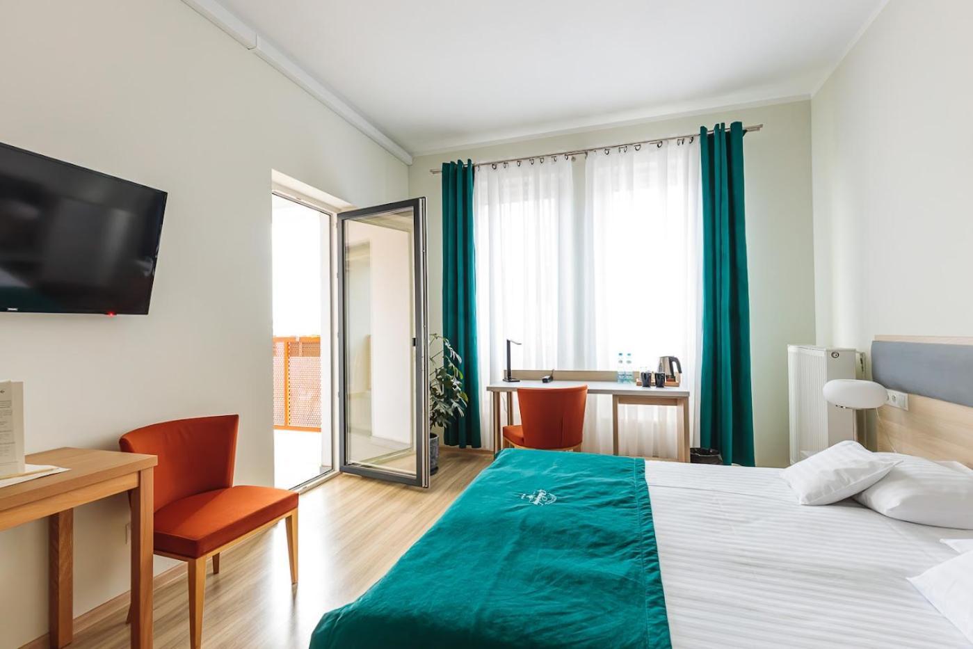 Antoninska Hotel & Apartamenty Leszno  Eksteriør billede