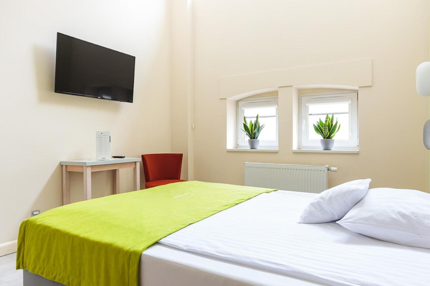 Antoninska Hotel & Apartamenty Leszno  Eksteriør billede