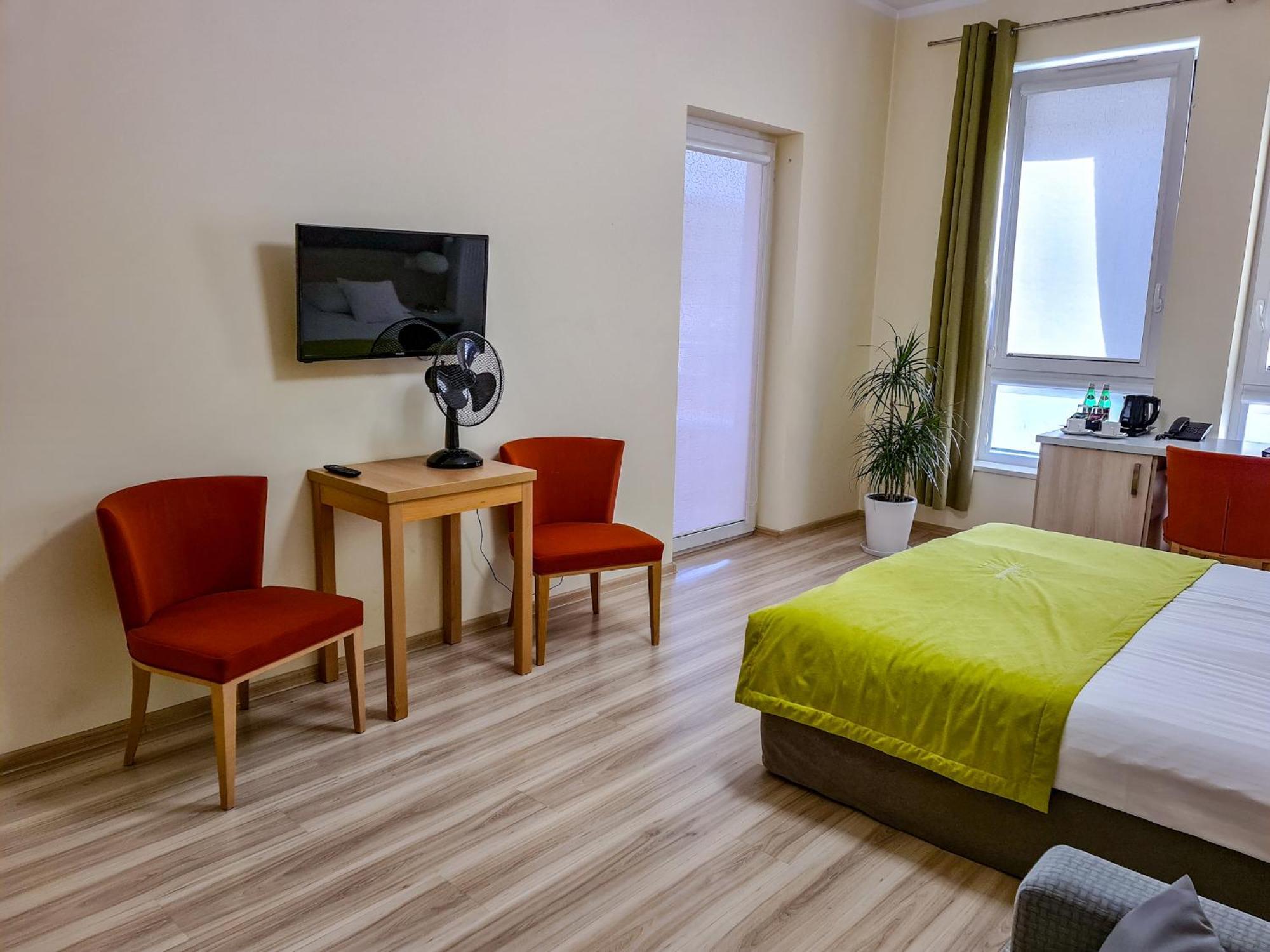 Antoninska Hotel & Apartamenty Leszno  Eksteriør billede